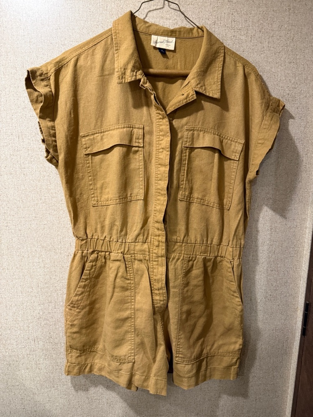 Universal Thread Utility Romper Shorts Women’s Size 10 Button Front in Mustard